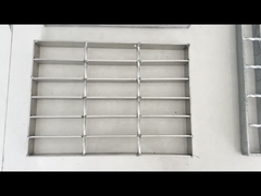 ISO9001 Ząbkowany płaski chodnik ze stali ocynkowanej Kratka metalowa Odpływ podjazdu OEM