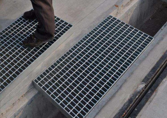 Serrated Type Steel Walkway Grating Panel Corrosion Resistant
