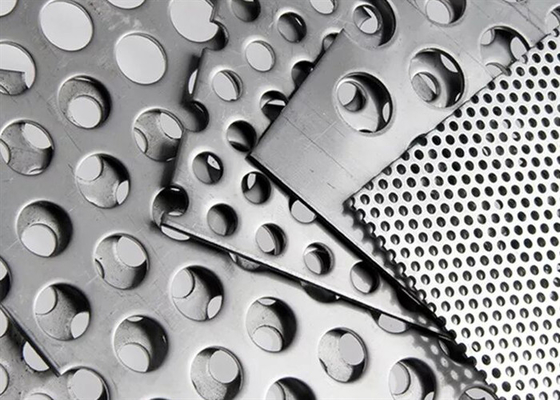 Dekoracyjne żelazko 4,0 mm cienkie perforowane blachy perforowane do głośnika 1,22 * 2,44 m