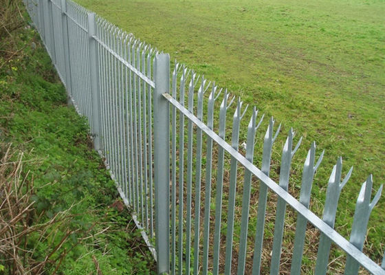 Ogrodzenie palisady stalowej 1,8 * 2,75 m pokryte Euro Pvc W Pale do ogrodu