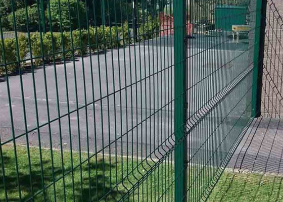 1,8 * 3,0 m ocynkowane gięte panele ogrodzeniowe 3D 2 cale na 4 cale do ziemi