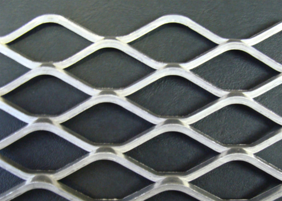 Spłaszczona ocynkowana siatka cięto-ciągniona 3,0 mm 1,22 x 2,44 m Diamentowy otwór 60 mm
