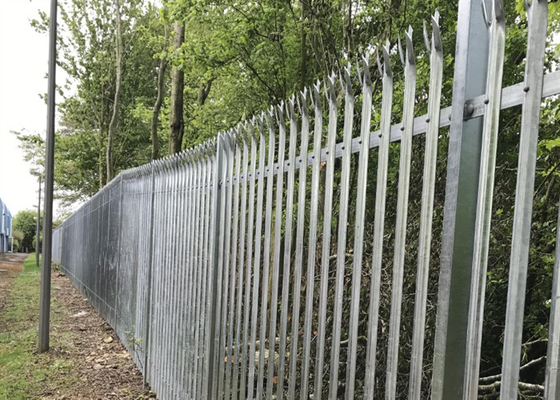 2.4m Galwanizowany PVC powlekany Zielony Rurociągowy Ogrodzenie stalowe Palisade 65 * 2.5mm