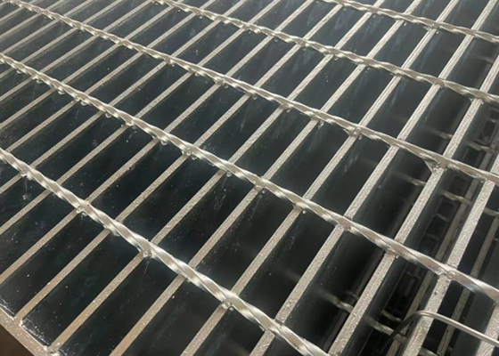 Galwanizowane stalowe kratki dla chodników 30*5 mm dla platform przemysłowych