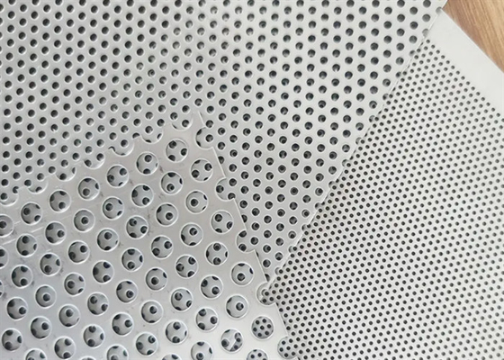 Długość 100-2500 mm Perforatowana sieć drutowa ze stali niskoemisyjnej