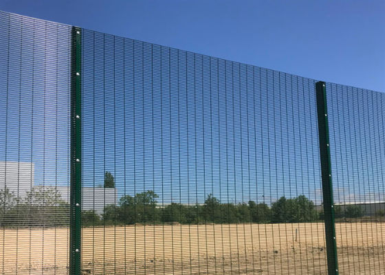 3D zakrzywione, ocynkowane ogniowo ogrodzenie ochronne 358 dla szkół / parków 4,0 mm