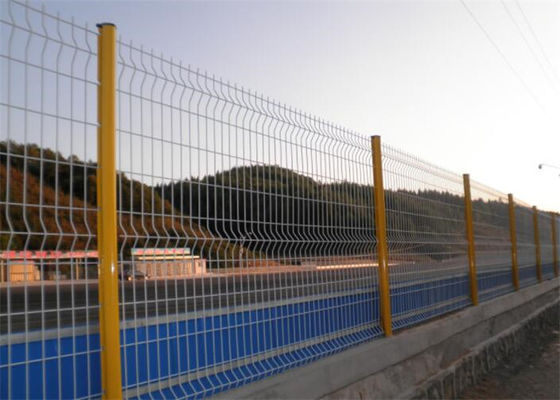 Ogrodowe ogrodzenie z siatki z drutu powlekanego PCV w kolorze zielonym o wymiarach 1,8 * 3,0 m