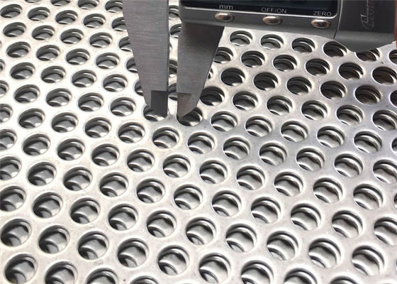 Kratka mikrofonu o grubości 4,0 mm Perforowana płyta aluminiowa