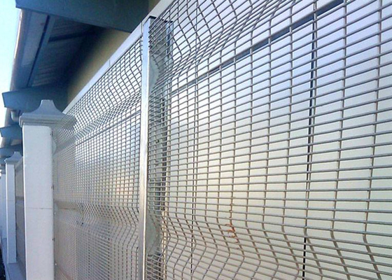 60x60mm 358 Mesh Fence Drut ocynkowany ogniowo / powlekany elektrycznie dla bezpieczeństwa na lotnisku